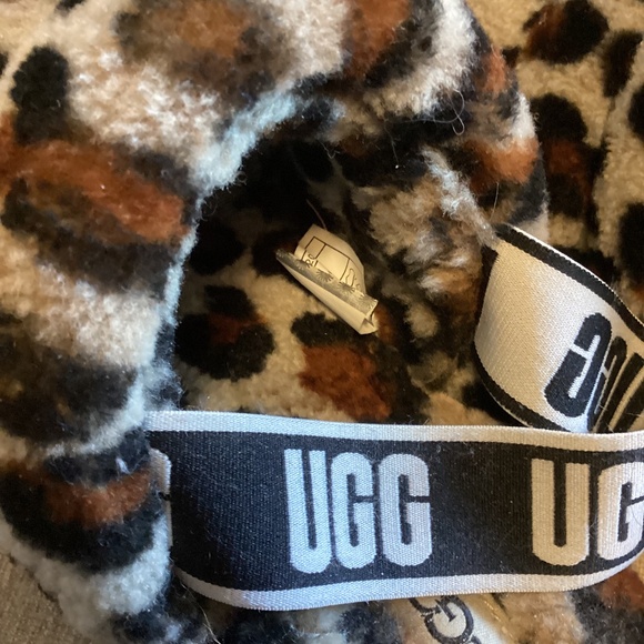 UGG Fluff Yeah slippers/shoes in leopard print - size 9 - Picture 4 of 10